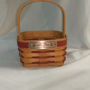 1993 longaberger sweetheart basket.